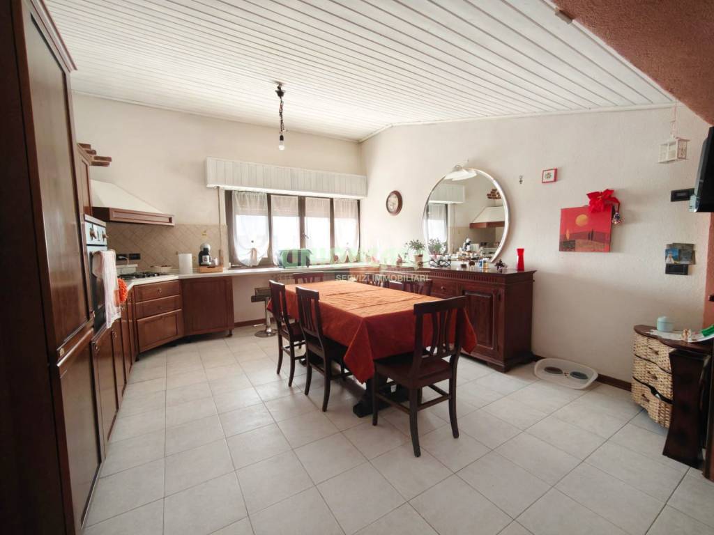 Appartamento a Tradate in Via Fabio Filzi, 10 - Foto 2