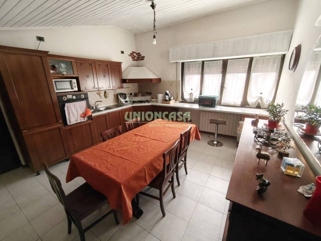 Appartamento a Tradate in Via Fabio Filzi, 10 - Foto 4