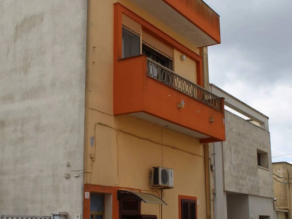 Appartamento a Cutrofiano in Via Re D'Italia - Foto 2