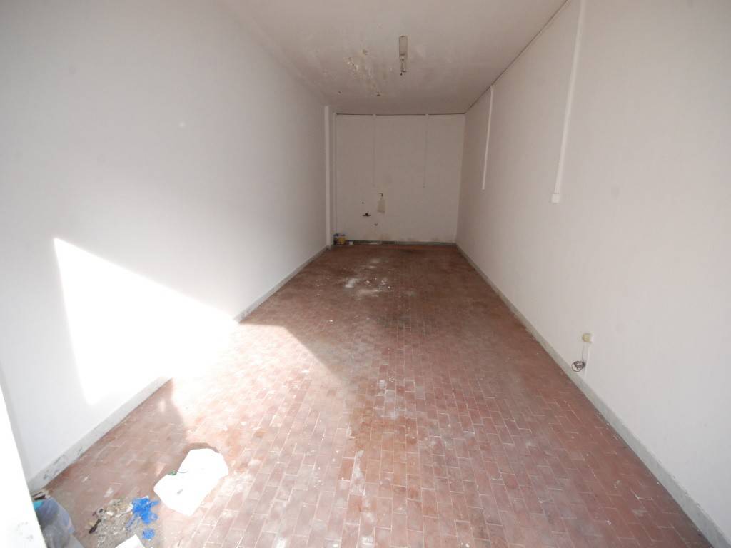 Box / garage a Foggia in Viale Ofanto, 104 - Foto 3