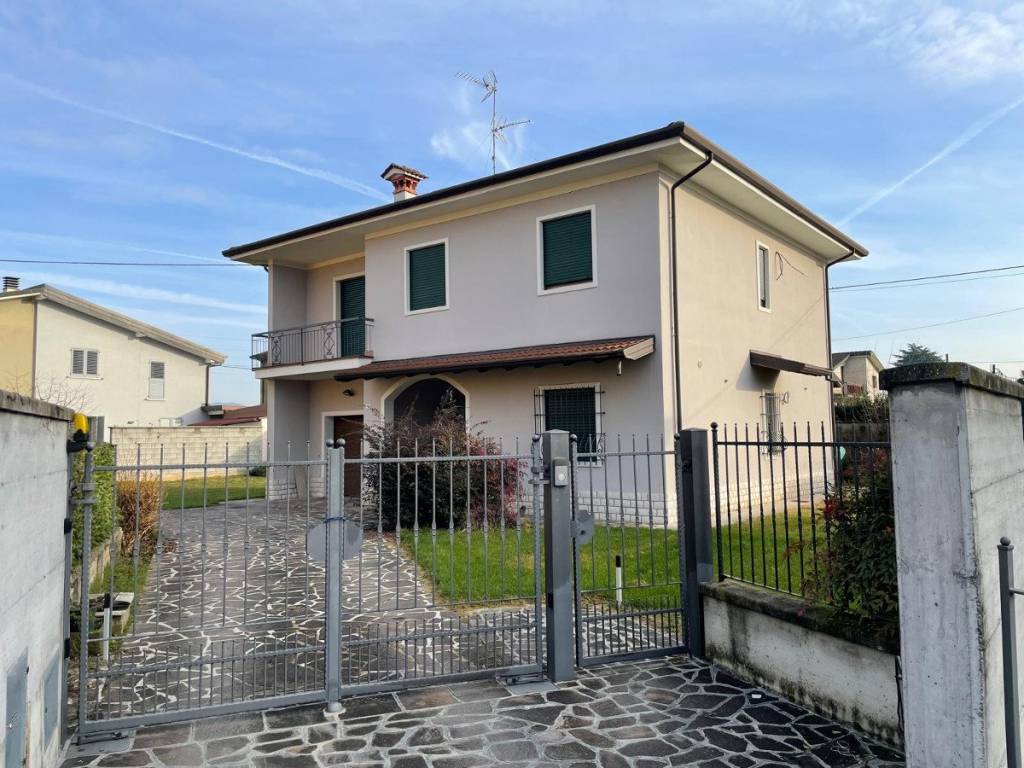 Villa a Lograto in Piazza Antonio Gramsci - Foto 2