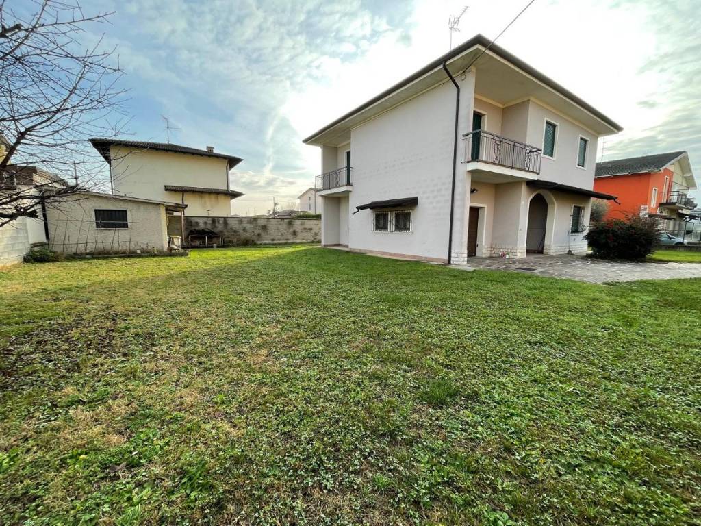 Villa a Lograto in Piazza Antonio Gramsci - Foto 4