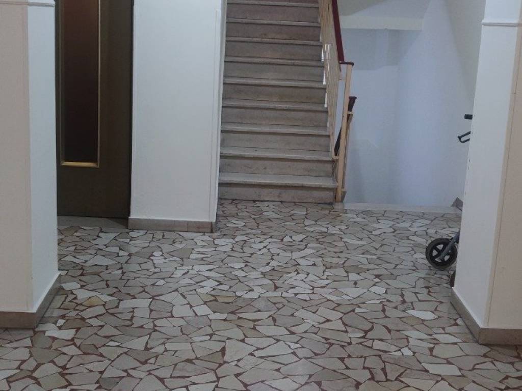 Appartamento a Montecatini-terme in Via Dante Alighieri - Foto 3