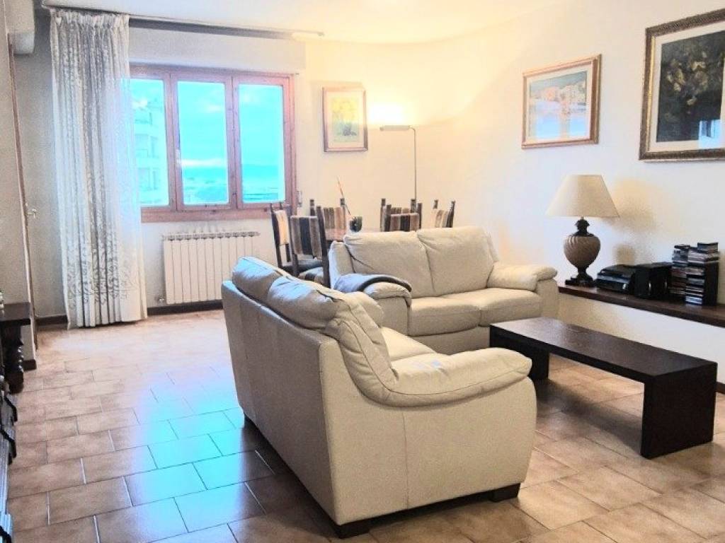 Appartamento a Prato in Via Augusto Righi - Foto 2