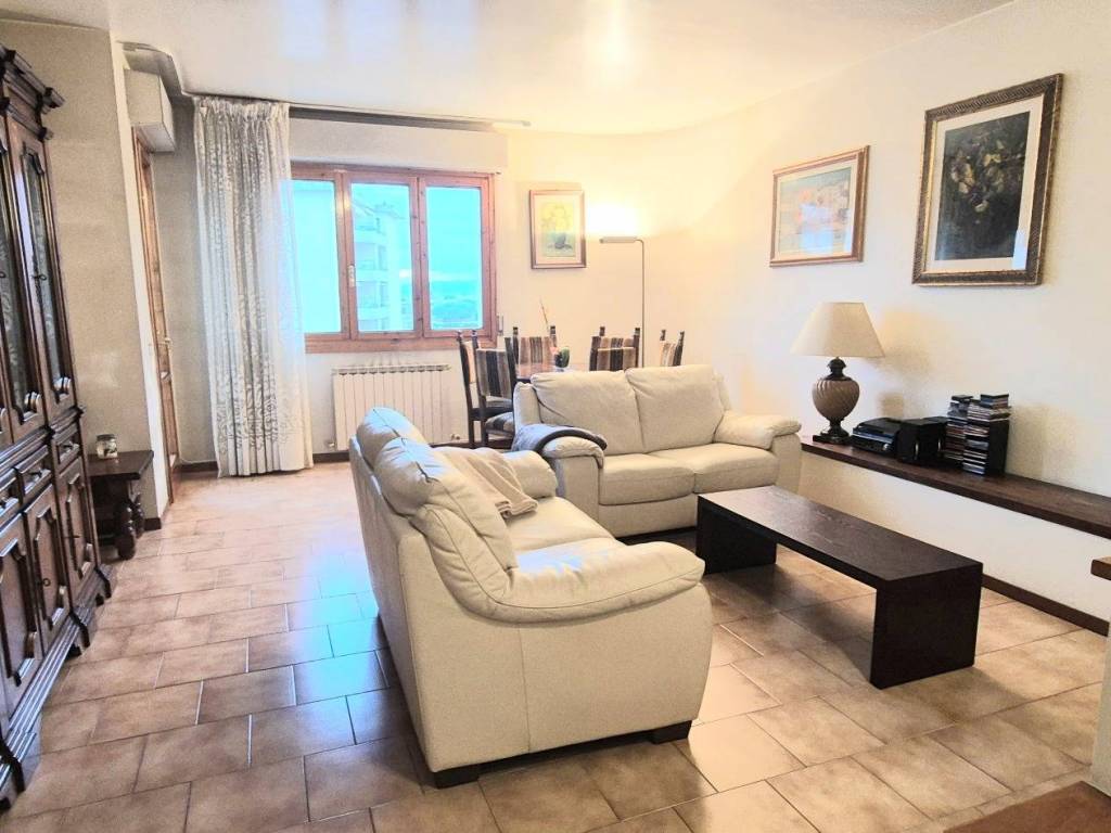 Appartamento a Prato in Via Augusto Righi - Foto 4
