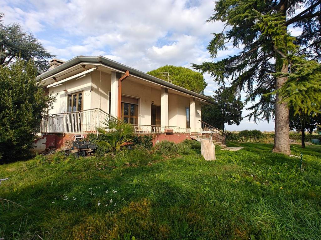 Villa a Bagnaria arsa in Via della Chiesa, 20 - Foto 3