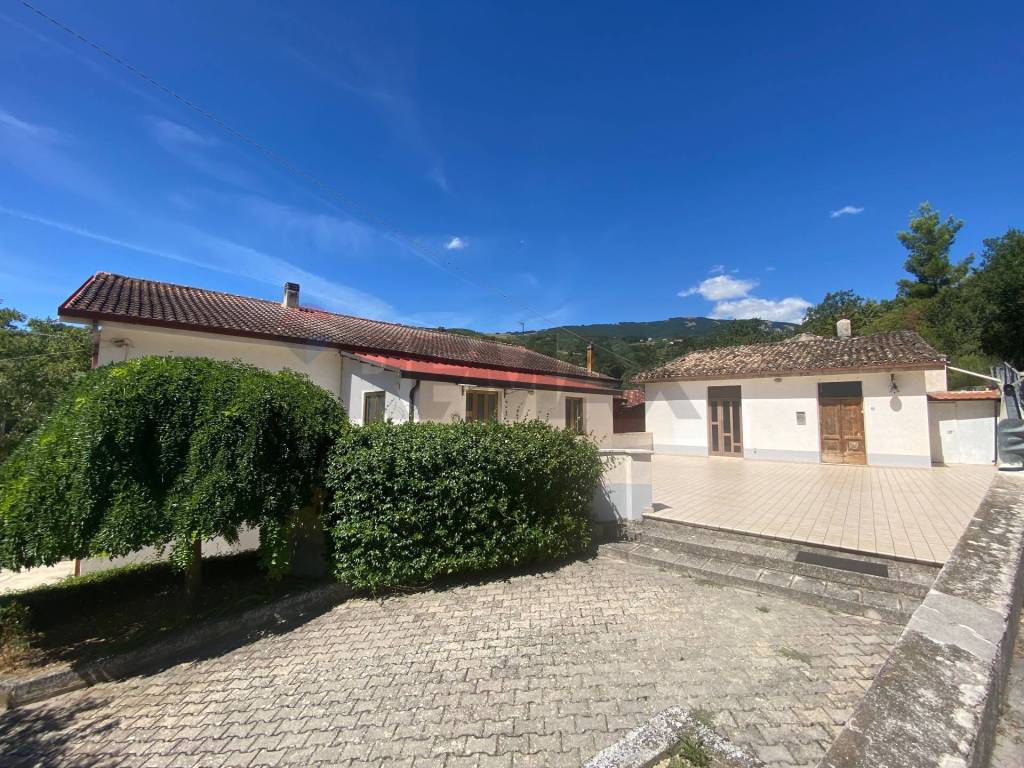 Casa indipendente a Brittoli in C.Da Colle Vertieri, 15 - Foto 2