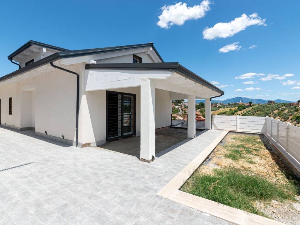 Villa a Monterotondo in Via Carlo Cattaneo, 83 - Foto 3