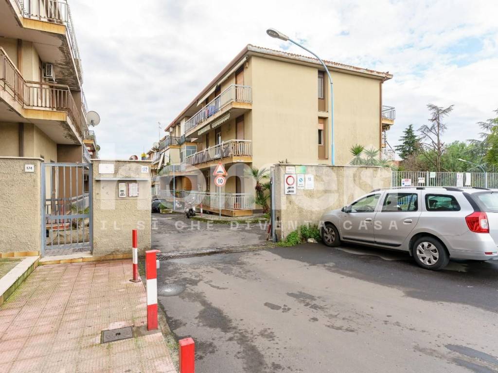 Appartamento a Mascalucia in Corso S. Vito, , 174 - Foto 2