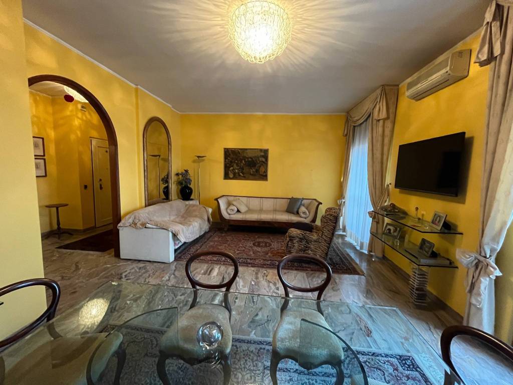 Appartamento a Vigevano in Viale Giuseppe Mazzini, 2 - Foto 2
