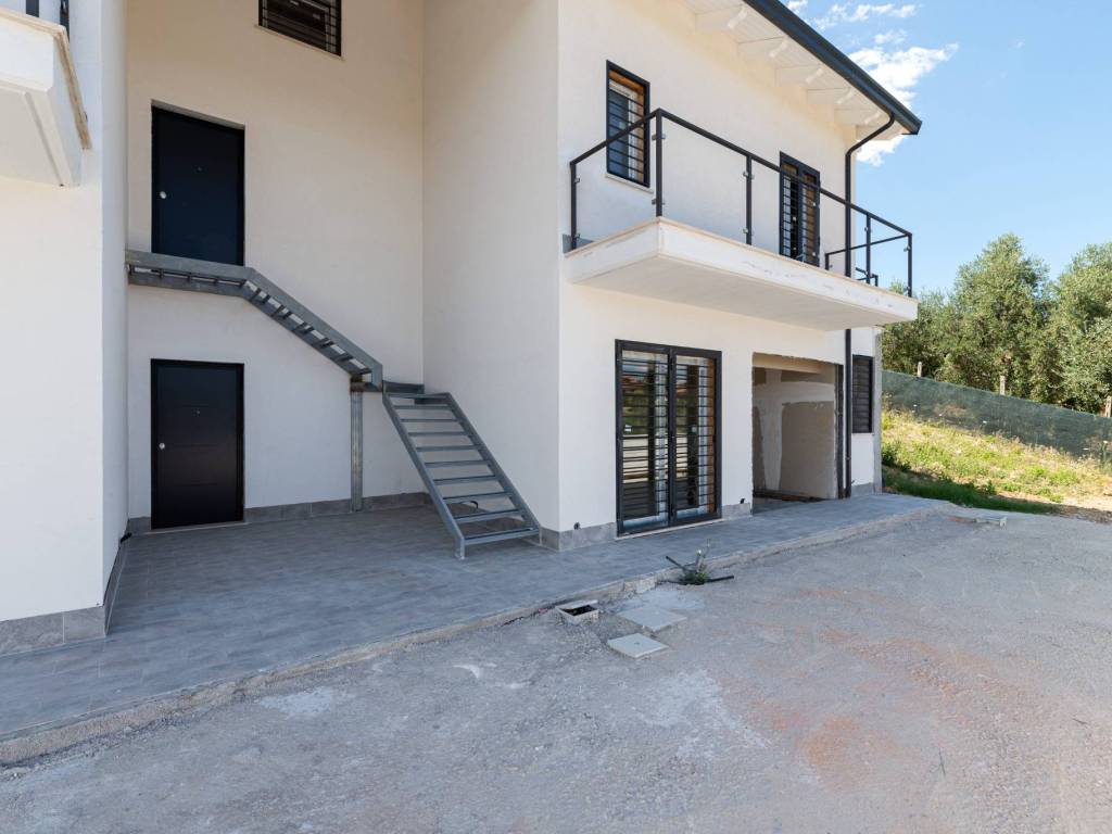 Villa a Monterotondo in Via Carlo Cattaneo, 83 - Foto 2
