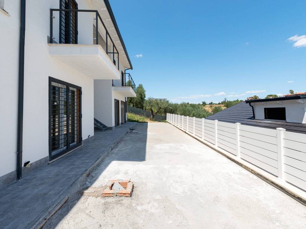 Villa a Monterotondo in Via Carlo Cattaneo, 83 - Foto 4