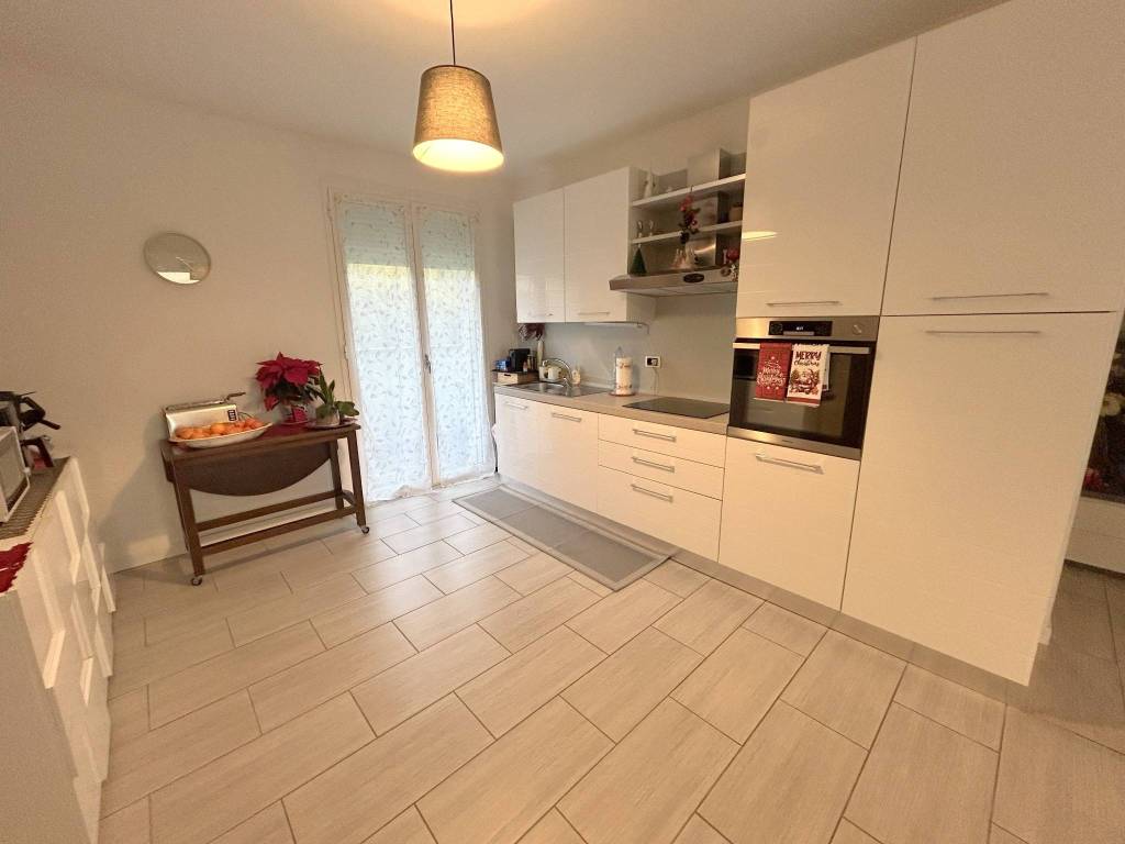 Appartamento a Cantù in Via Carlo Cattaneo - Foto 3