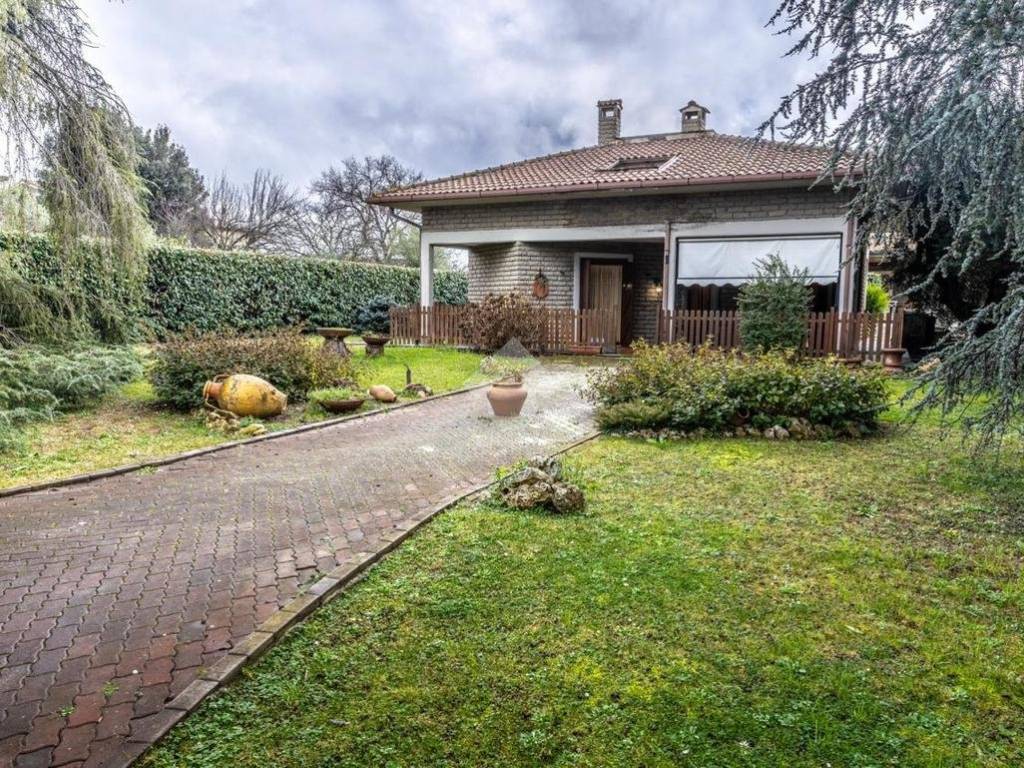 Villa a Anguillara sabazia in Via Fabio Filzi, 9 - Foto 5