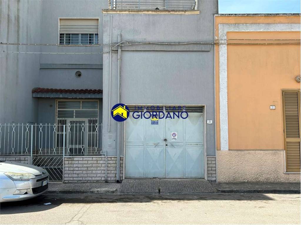 Casa indipendente a Squinzano in via G. Campa angolo via Francesco Morelli, 40-42 - Foto 3