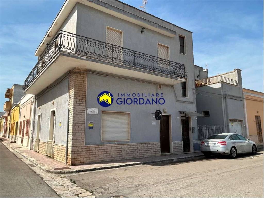 Casa indipendente a Squinzano in via G. Campa angolo via Francesco Morelli, 40-42 - Foto 4