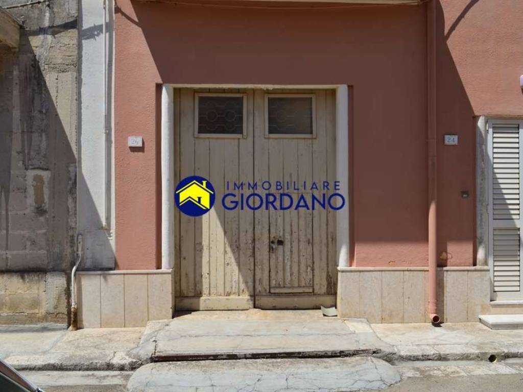 Casa indipendente a Squinzano in via 4 Novembre, 22-24-26 - Foto 3