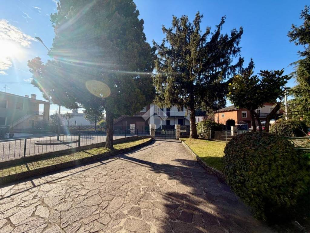 Villa a Concesio in Via Giulio Bevilacqua - Foto 3