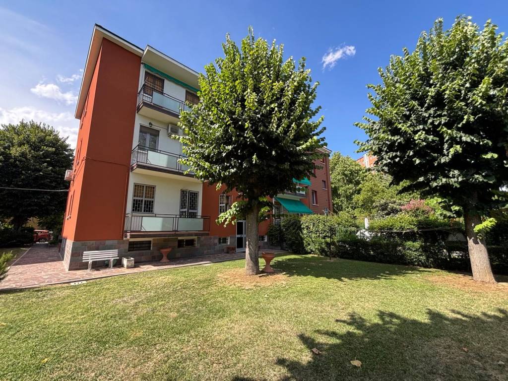 Appartamento a Bologna in Via Lajos Tuköry - Foto 3