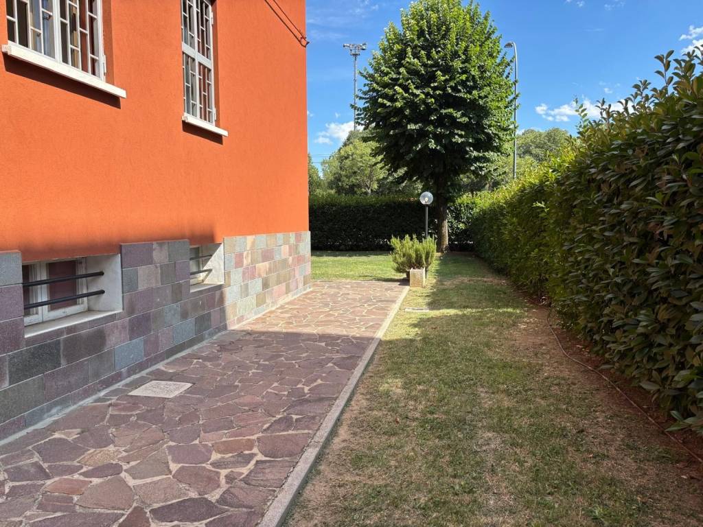 Appartamento a Bologna in Via Lajos Tuköry - Foto 4