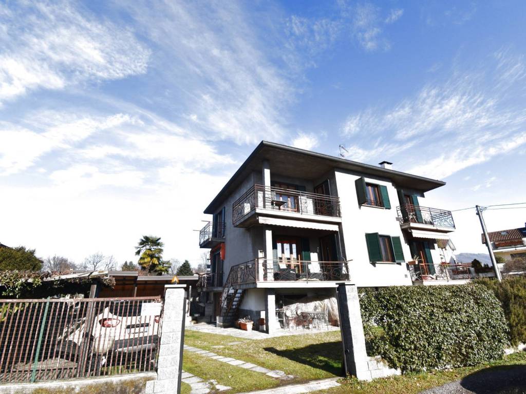 Casa indipendente a Brebbia in VIA DIAZ, 17 - Foto 3