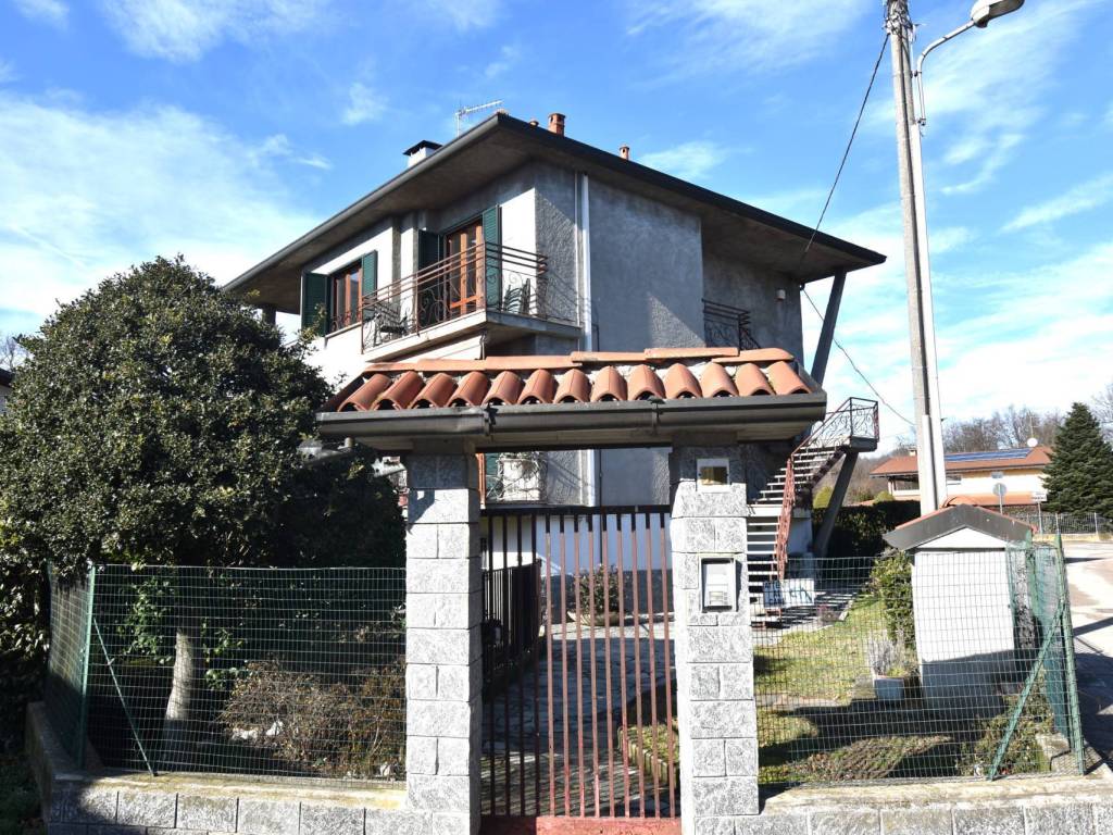 Casa indipendente a Brebbia in VIA DIAZ, 17 - Foto 4