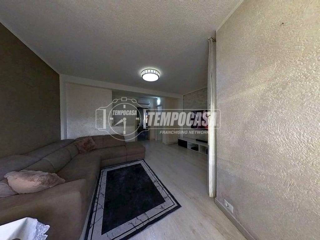 Appartamento a Aosta in Piazza Battaglione Cervino 25 - Foto 2