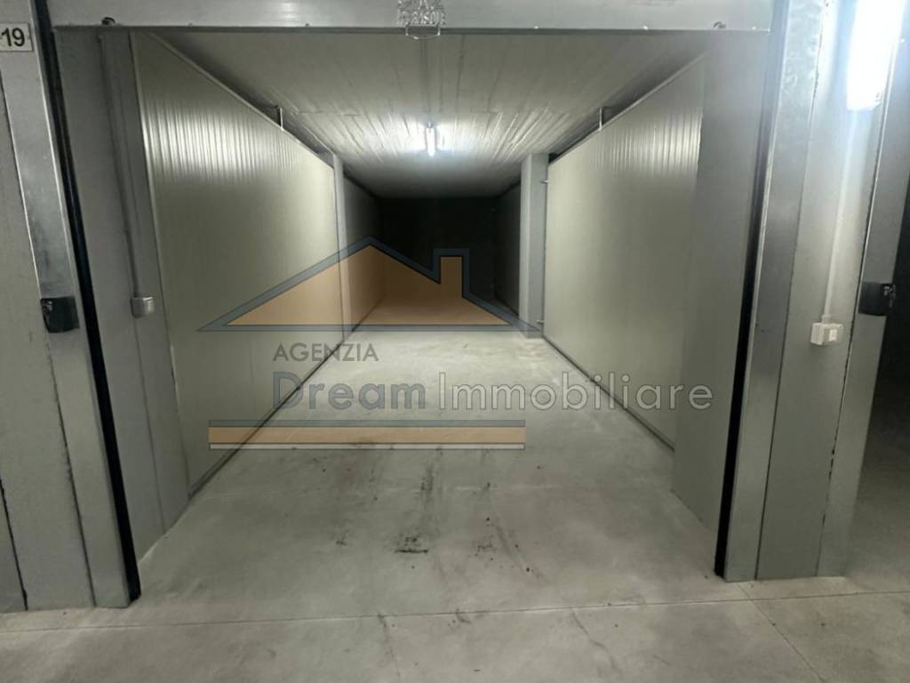 Box / garage a Giugliano in campania in Via Madonna delle Grazie - Foto 4