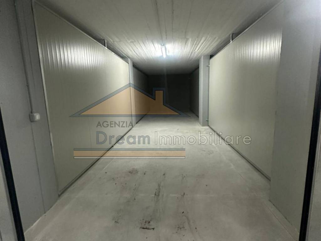 Box / garage a Giugliano in campania in Via Madonna delle Grazie - Foto 5