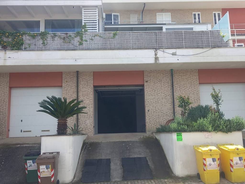 Box / garage a Cupra marittima in Via Abruzzi - Foto 2