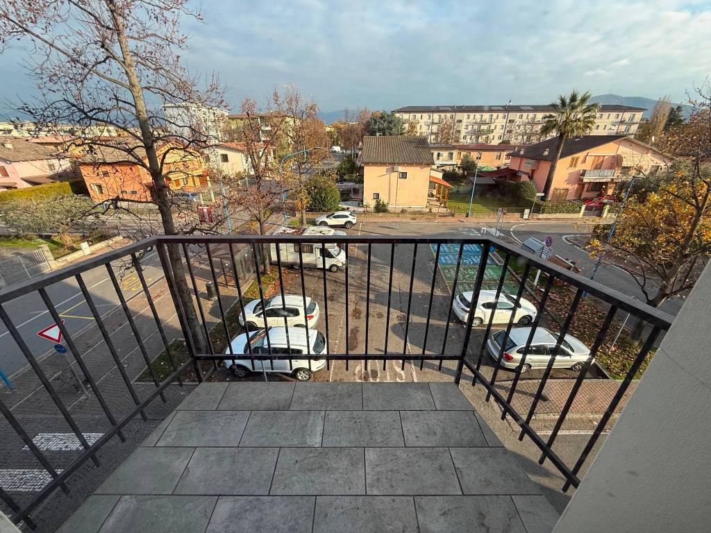 Appartamento a Brescia in Villaggio Sereno Traversa 12, 37 - Foto 5