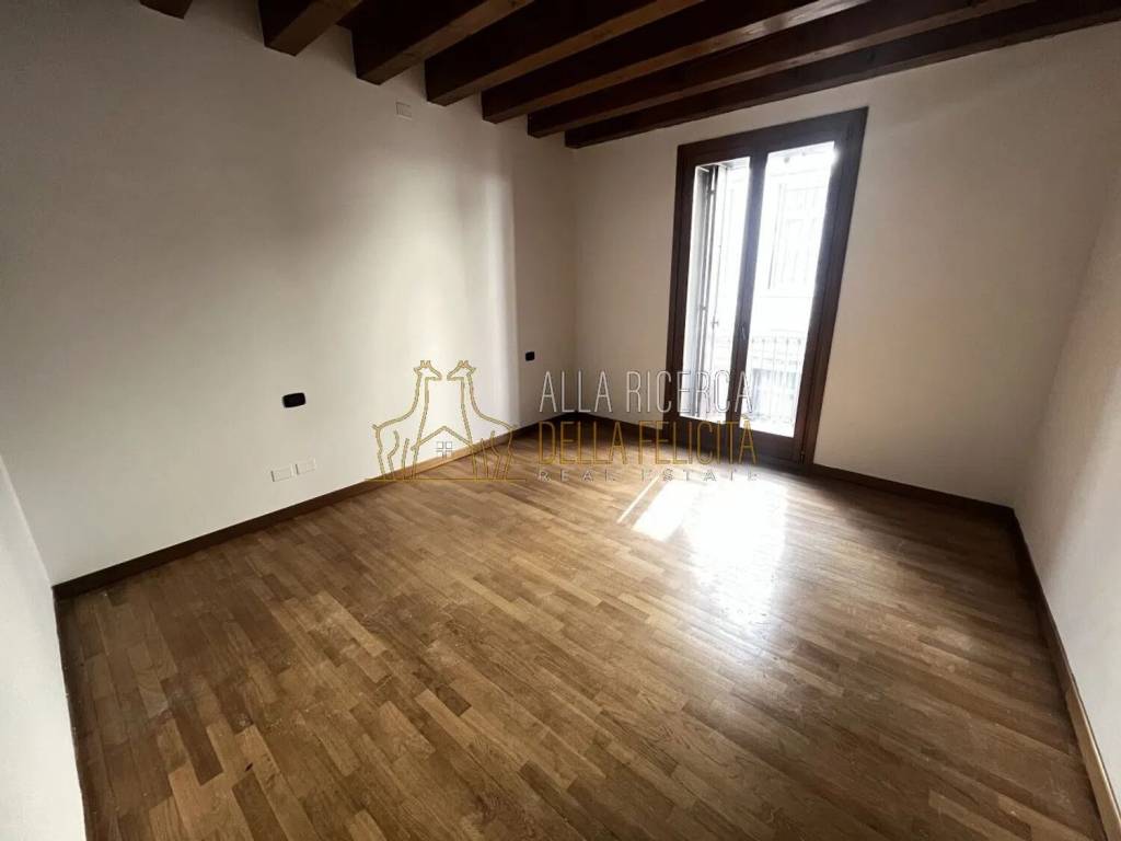 Appartamento a Schio in Via Fratelli Pasini - Foto 2