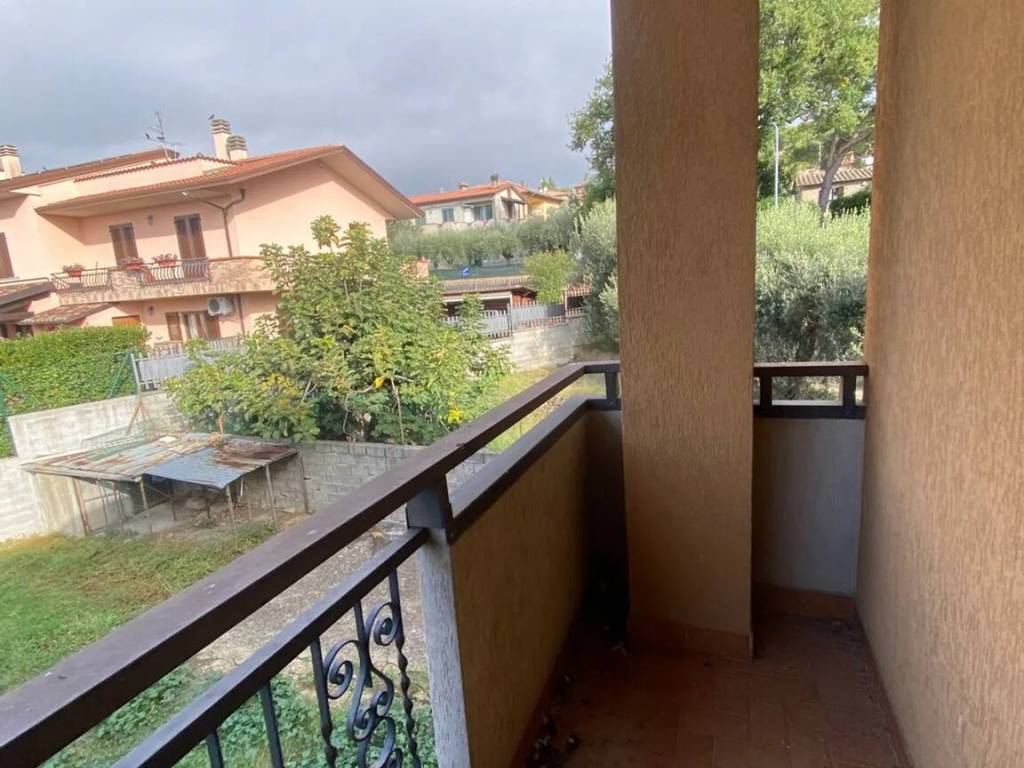 Villa a Passignano sul trasimeno in Via Mario Lucertini No Number - Foto 4