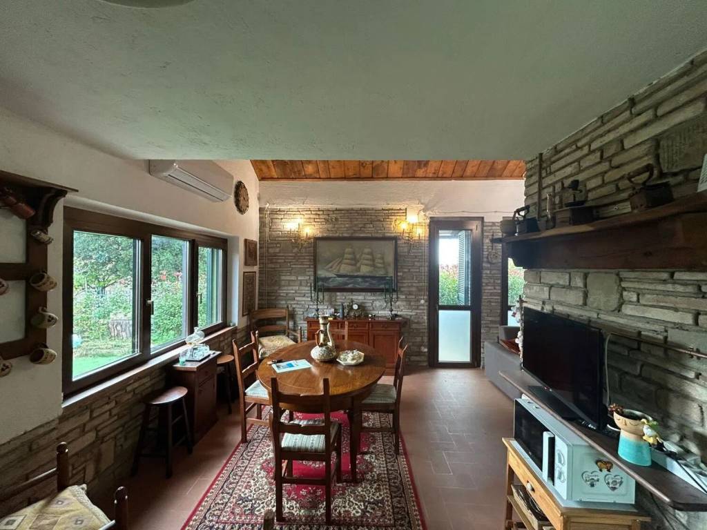 Villa a Passignano sul trasimeno in Via Iv Novembre, 15 - Foto 5