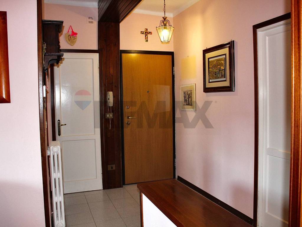 Appartamento a Varese in VIA CANTOREGGIO, 56 - Foto 4