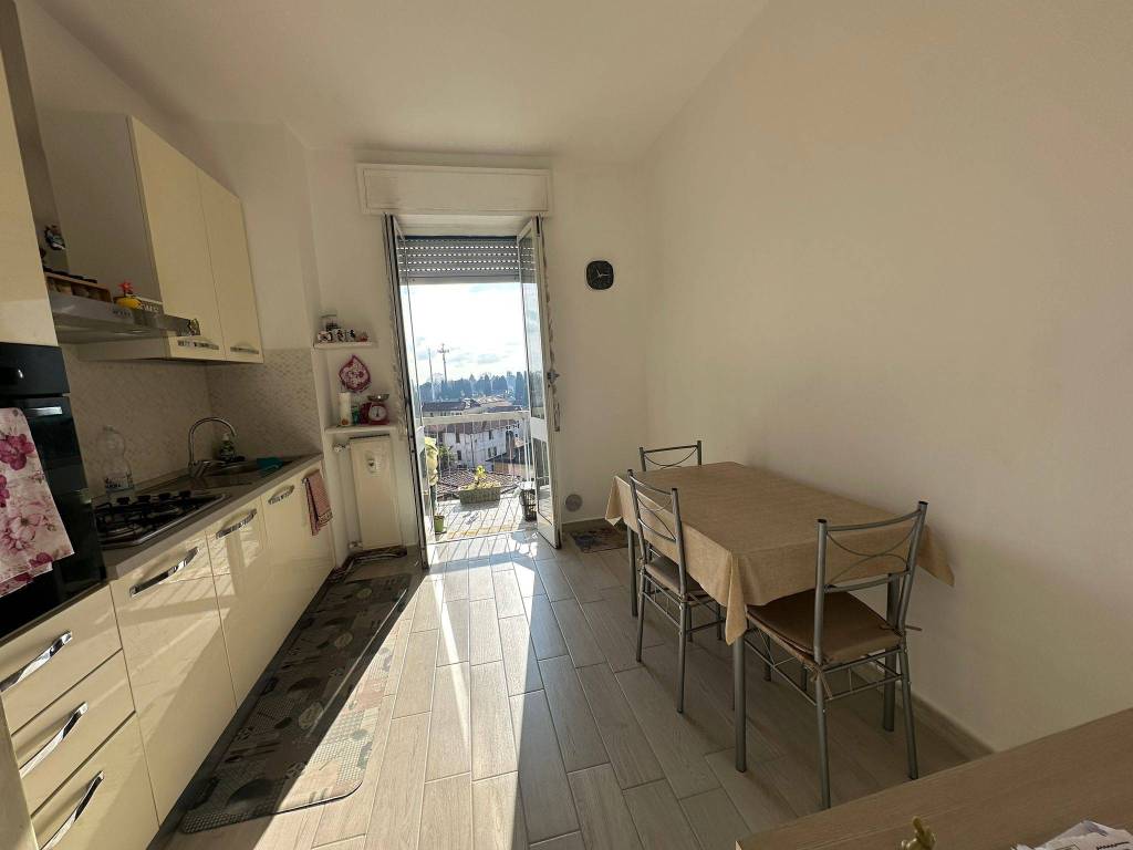 Appartamento a Olgiate comasco in Via Giuseppe Parini, 5 - Foto 2