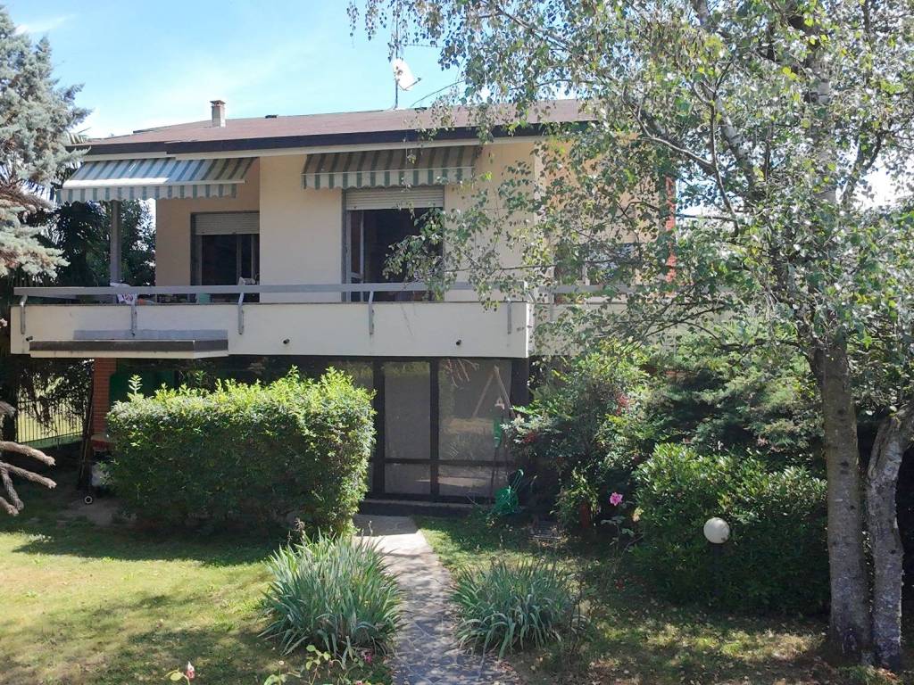 Villa a Borgomanero in Via Monte Rosa, 28 - Foto 2