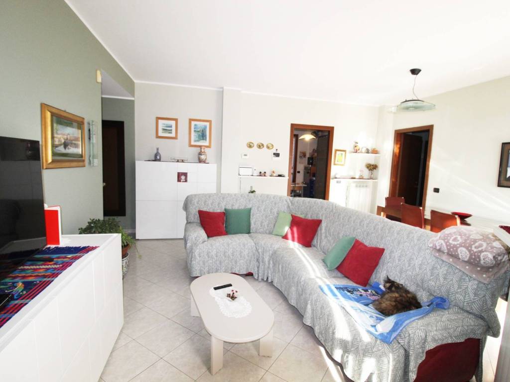 Appartamento a Marnate in Via Roma, 11 - Foto 2