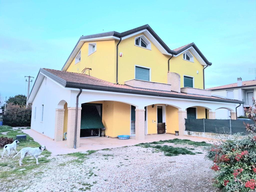 Villa a Gavello in Via P. Nenni, 18 - Foto 3