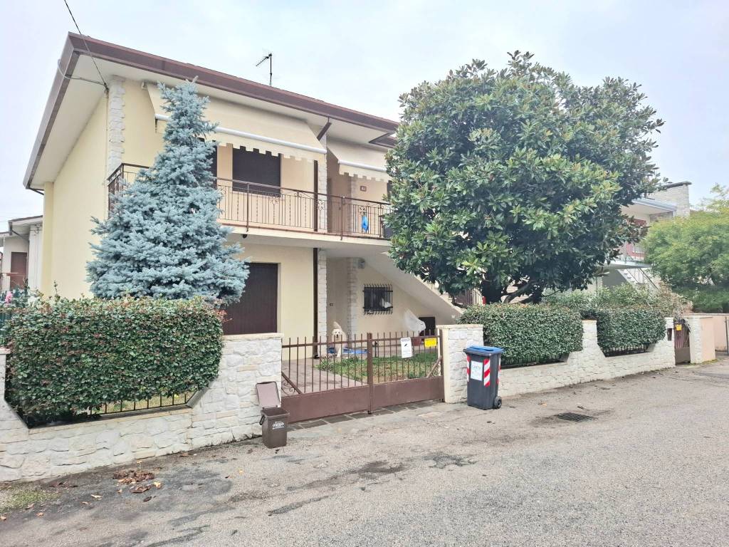 Villa a Rovigo in Via Martiri di Belfiore, 19 - Foto 2