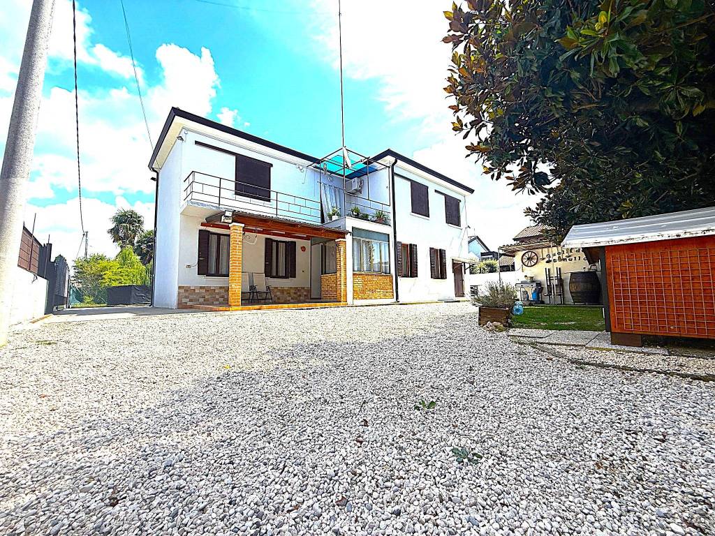 Villa a Mirano in Via Cimitero, 24 - Foto 2