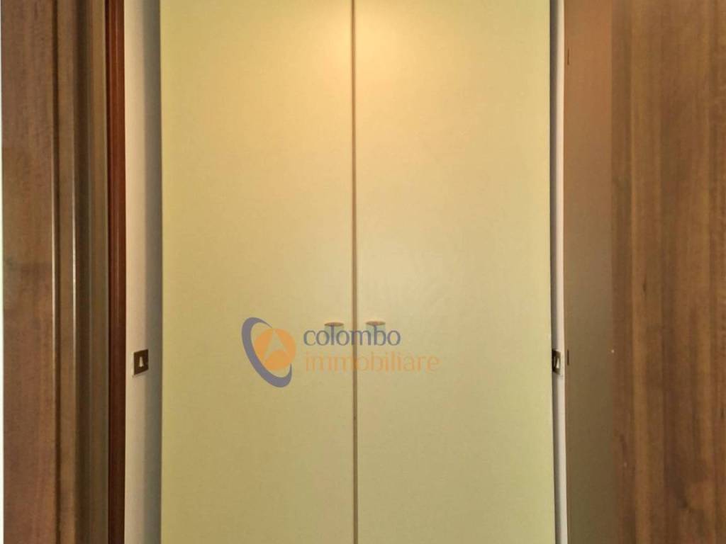 Appartamento a Busto arsizio in via Enrico Dell'Acqua, 19 - Foto 4