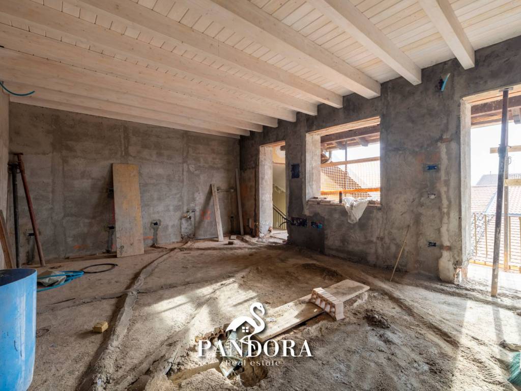 Appartamento a Lonate pozzolo in VIA OBERDAN, 12 - Foto 4