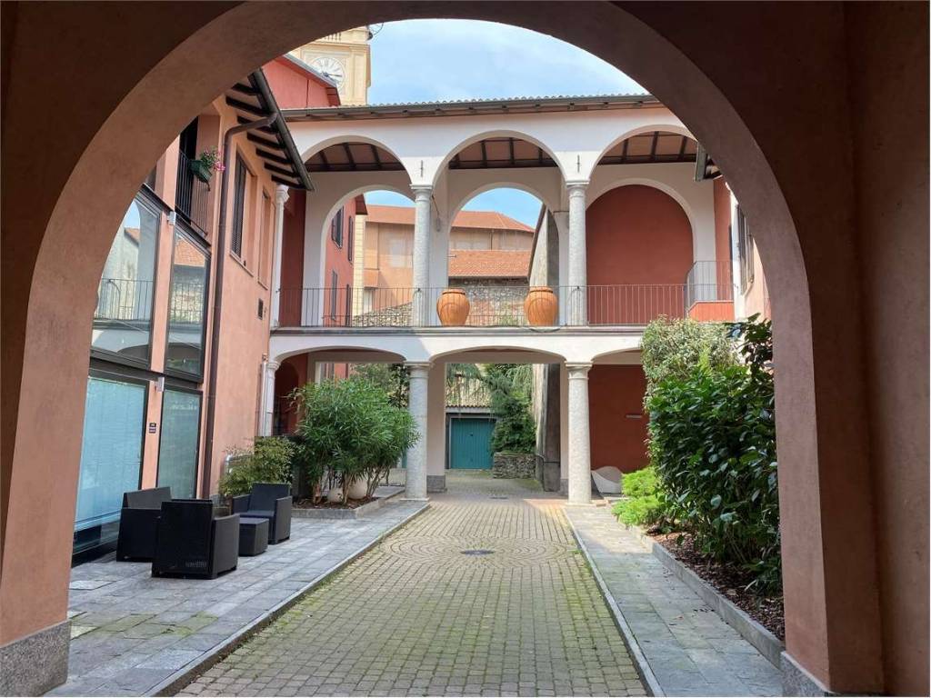 Appartamento a Sesto calende in via zutti, 5 - Foto 2