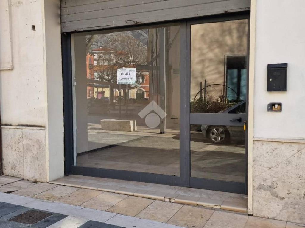 Box / garage a Montesarchio in Via V Maggio, 17 - Foto 4