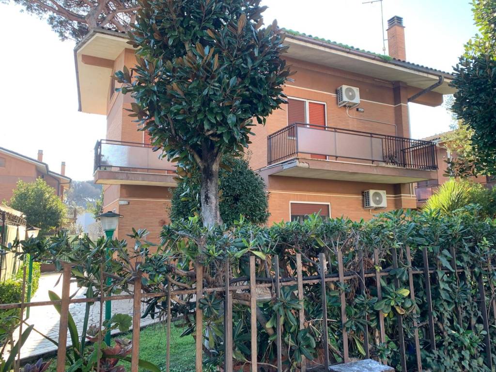Villa a Fiumicino in Via Ganzirri - Foto 2