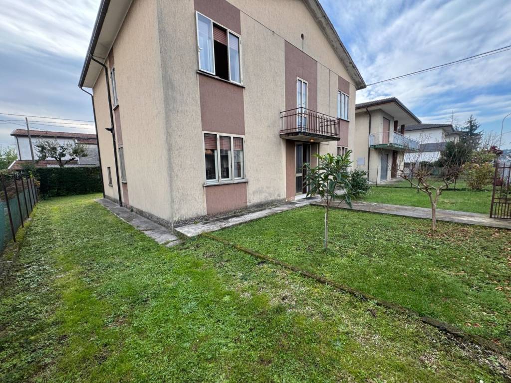 Casa indipendente a Thiene in Via Lombardia, 29 - Foto 4