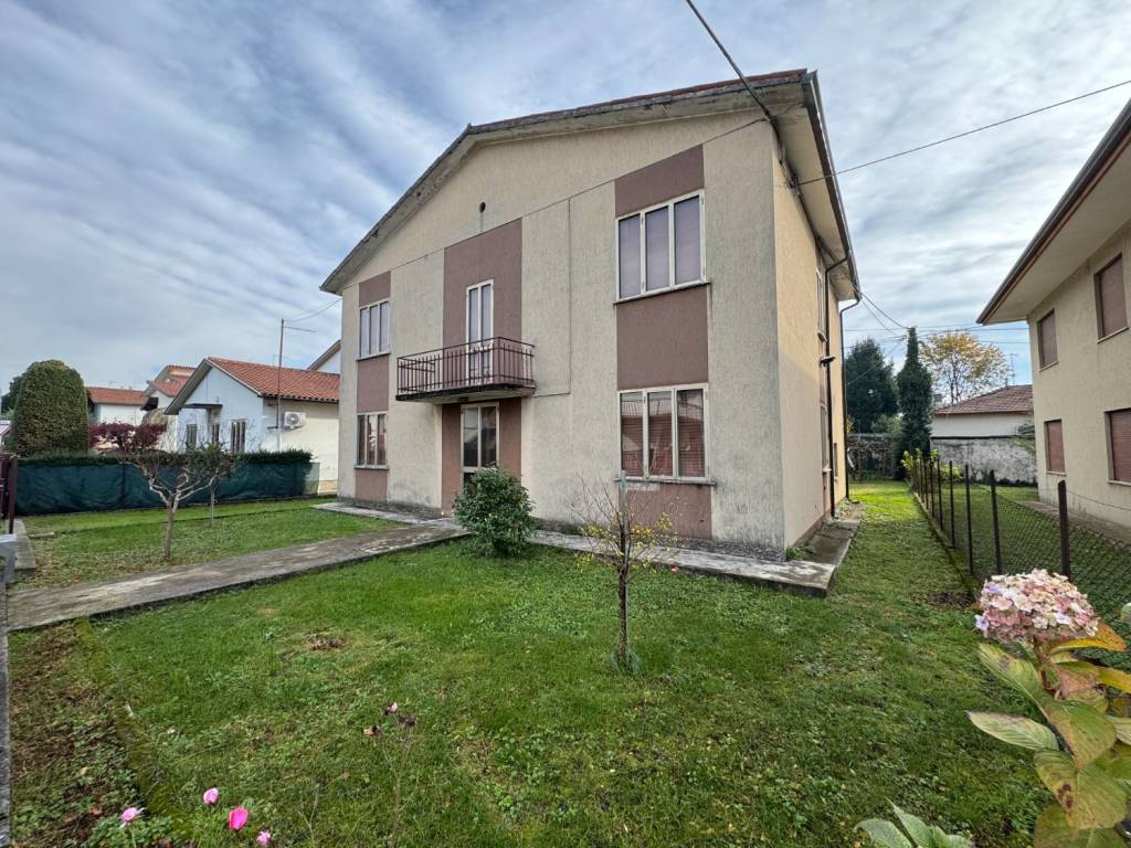 Casa indipendente a Thiene in Via Lombardia, 29 - Foto 5