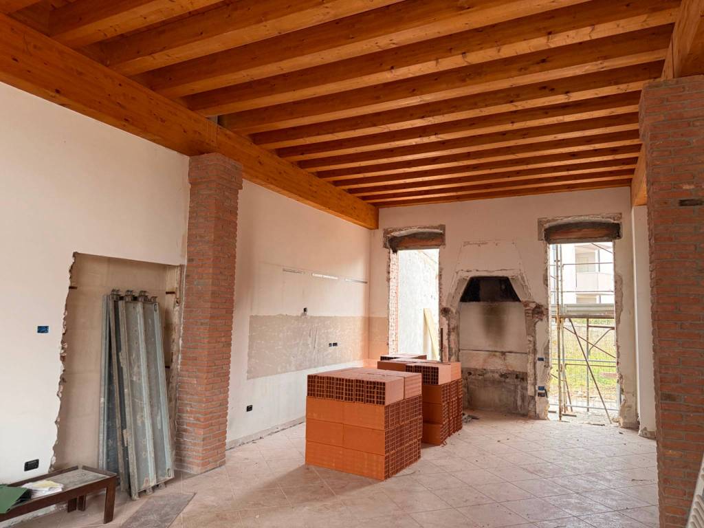 Appartamento a Montecchio maggiore in Via Piazza Vecchia, 42 - Foto 4