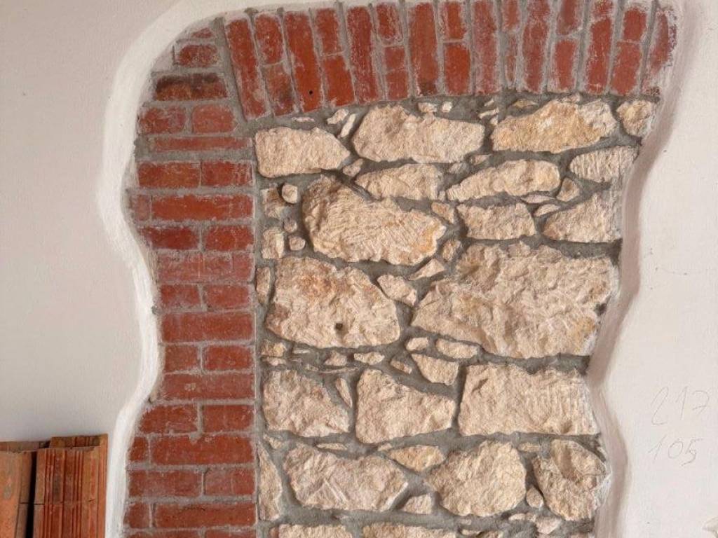 Appartamento a Montecchio maggiore in Via Piazza Vecchia, 42 - Foto 5